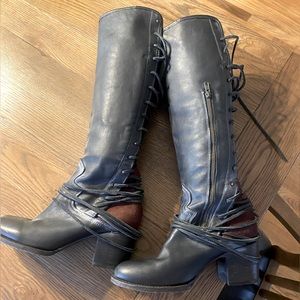 Freebirds Coal Boots in Black